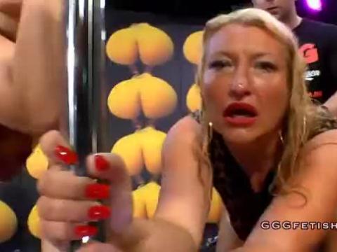 Cum swallowing is given by sexy slut